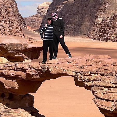 Magic Bedouin Star & Tours Hotel Вади Рум Екстериор снимка