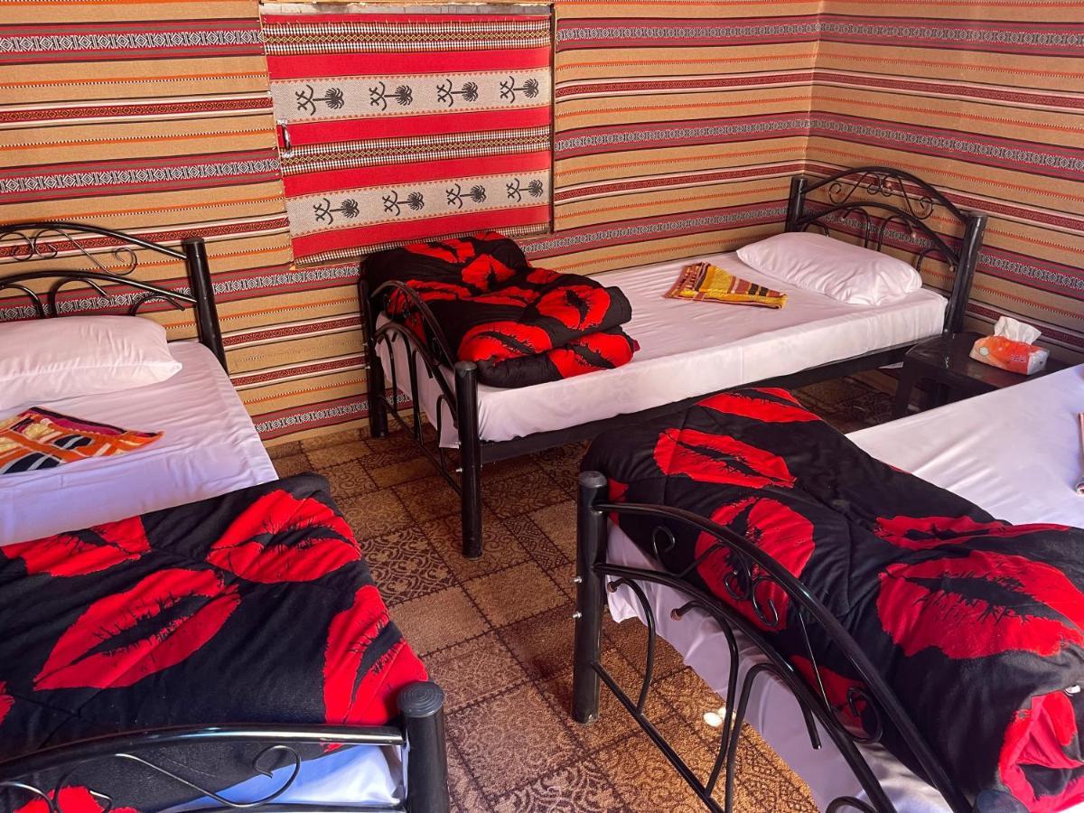 Magic Bedouin Star & Tours Hotel Вади Рум Екстериор снимка