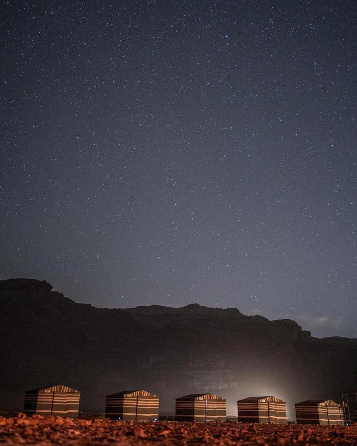 Magic Bedouin Star & Tours Hotel Вади Рум Екстериор снимка