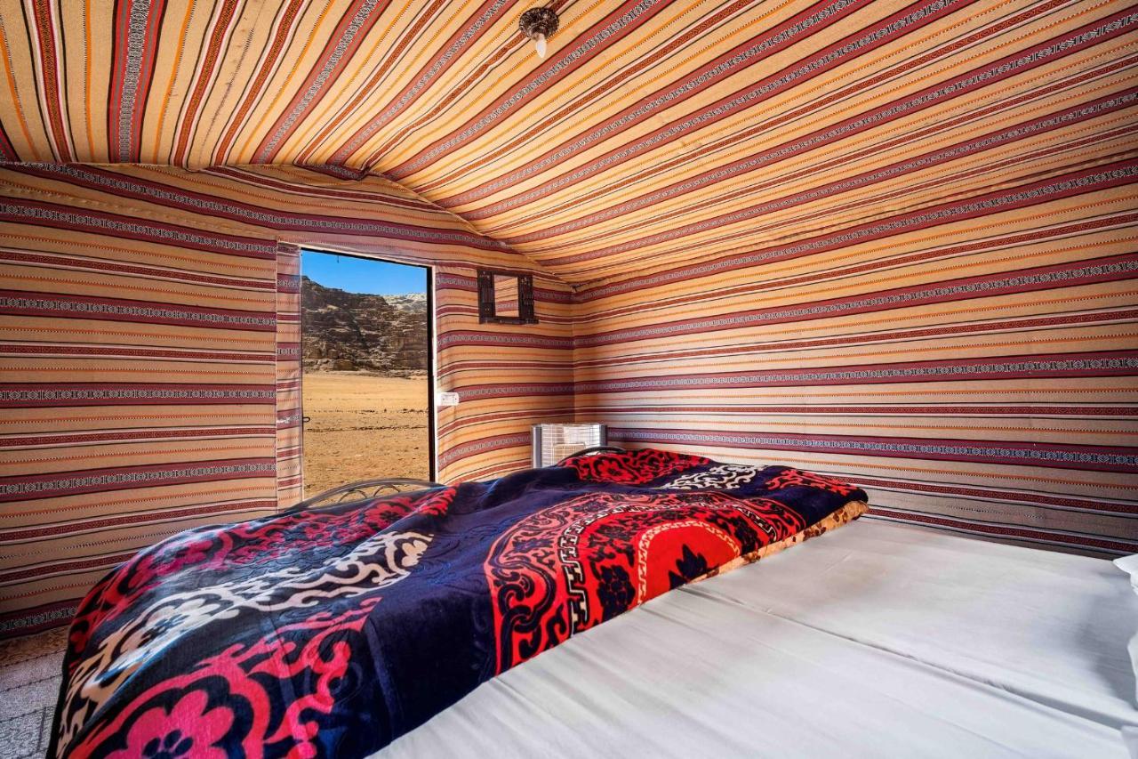 Magic Bedouin Star & Tours Hotel Вади Рум Екстериор снимка