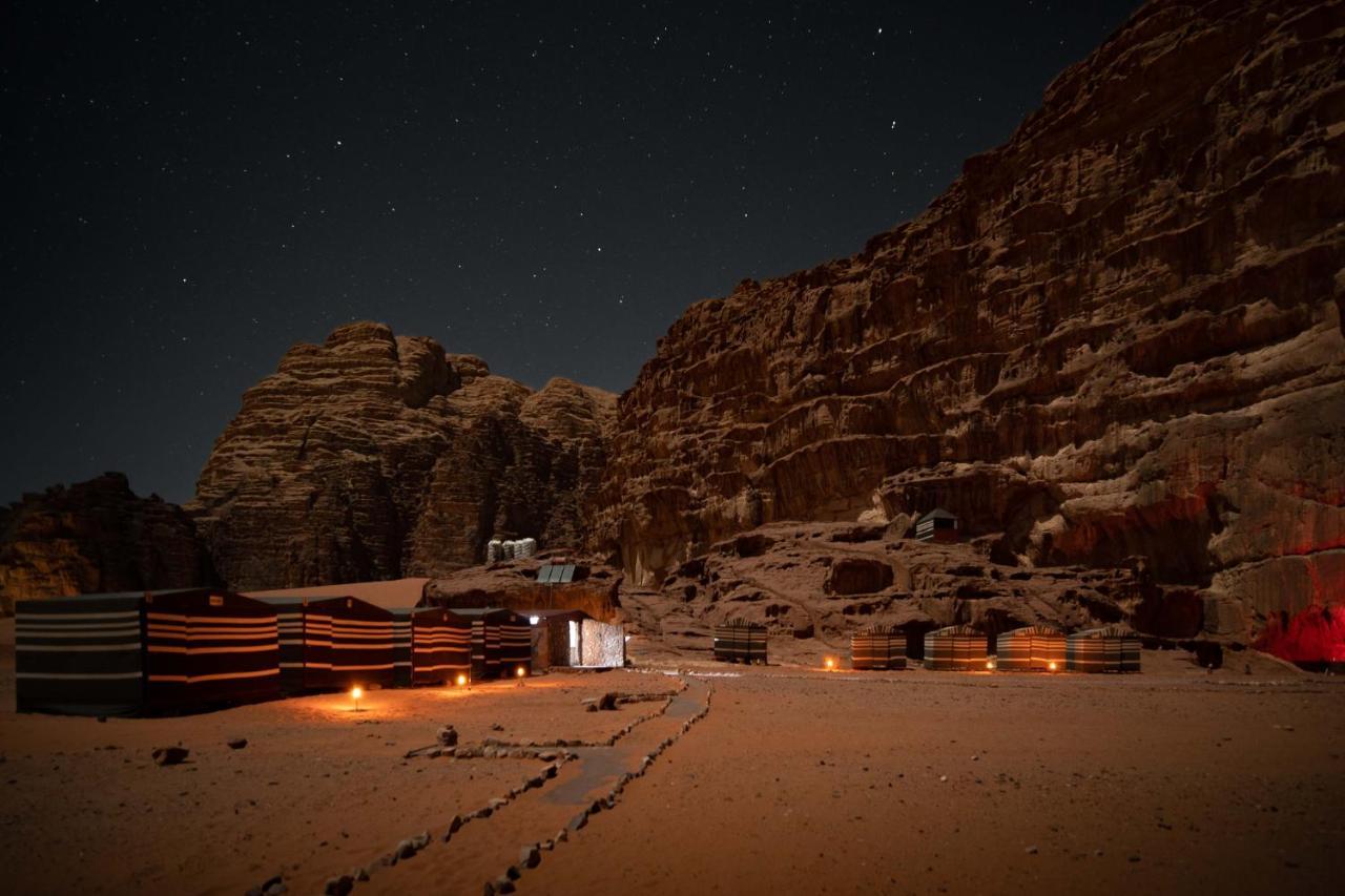 Magic Bedouin Star & Tours Hotel Вади Рум Екстериор снимка