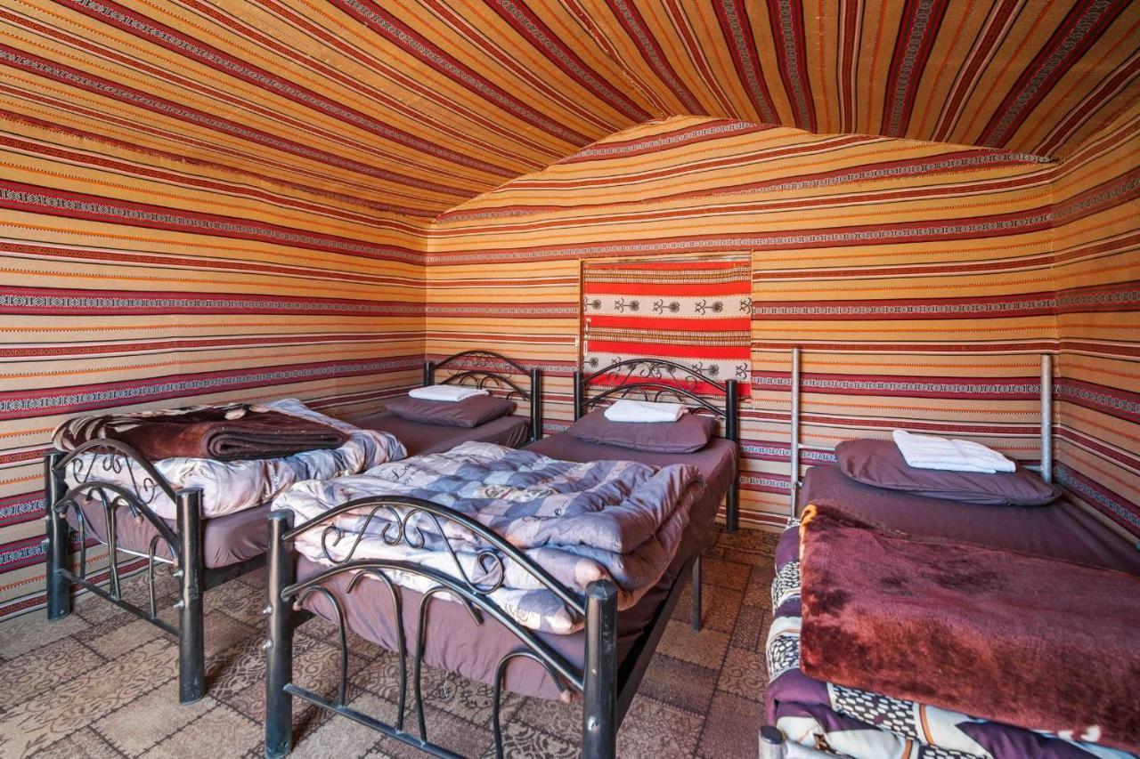 Magic Bedouin Star & Tours Hotel Вади Рум Екстериор снимка