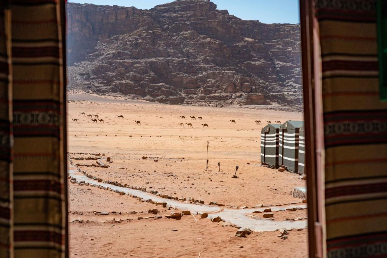 Magic Bedouin Star & Tours Hotel Вади Рум Екстериор снимка