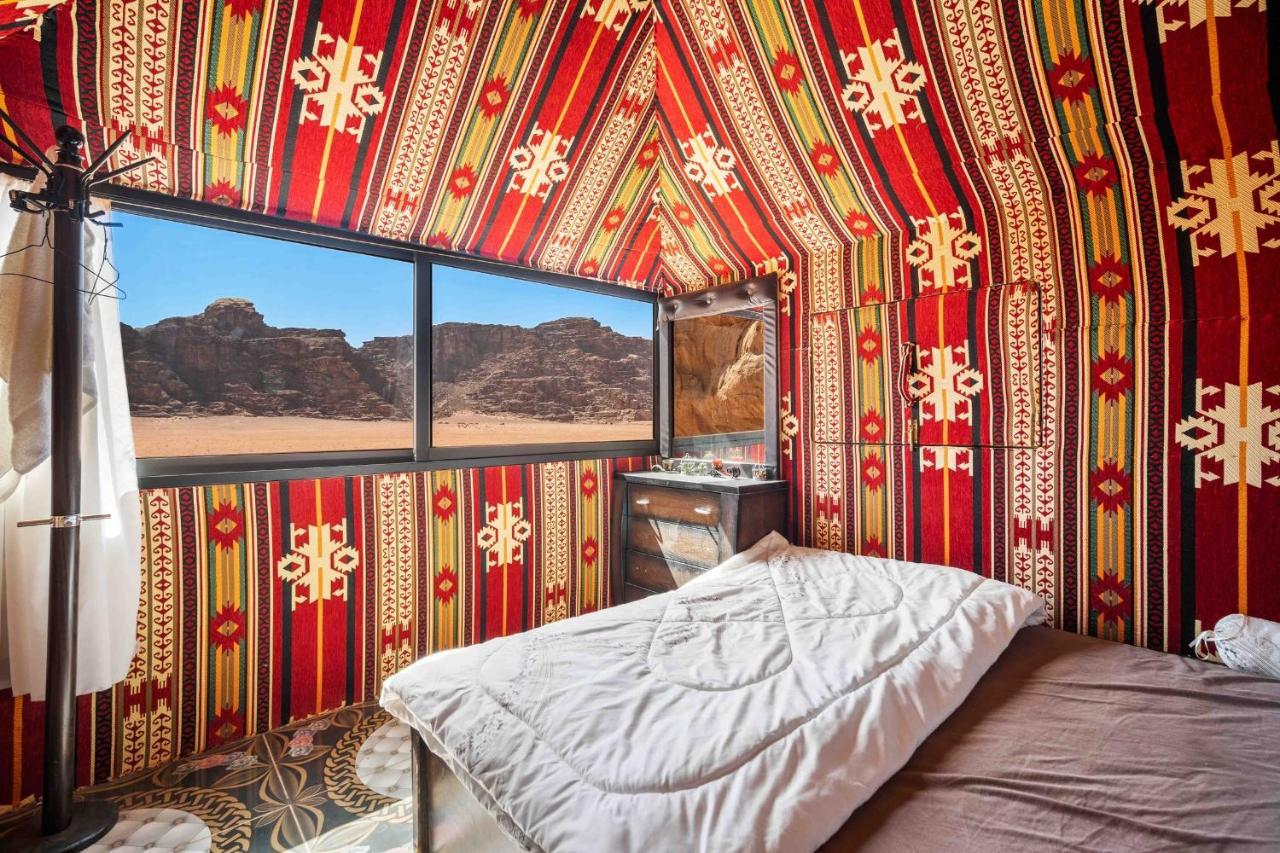 Magic Bedouin Star & Tours Hotel Вади Рум Екстериор снимка
