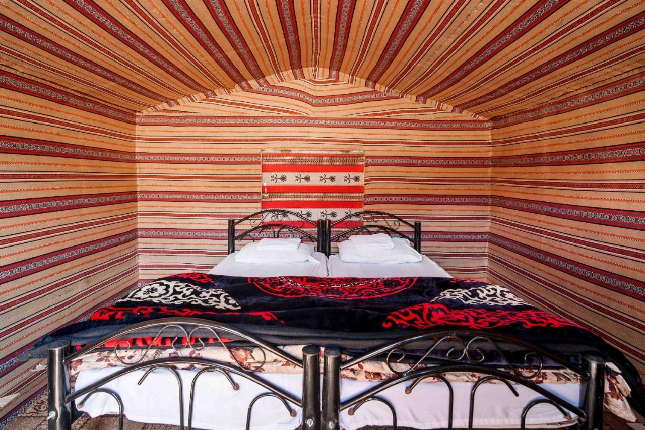 Magic Bedouin Star & Tours Hotel Вади Рум Екстериор снимка
