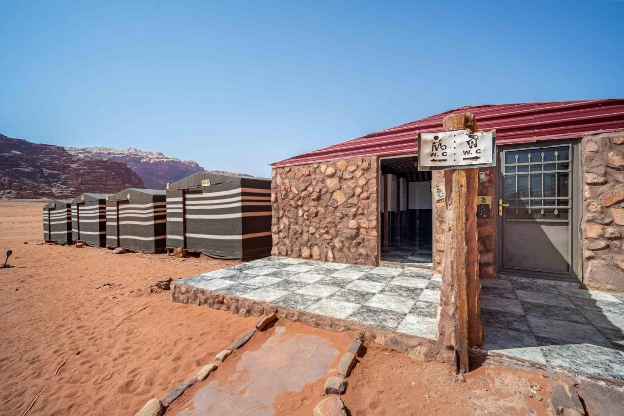 Magic Bedouin Star & Tours Hotel Вади Рум Екстериор снимка