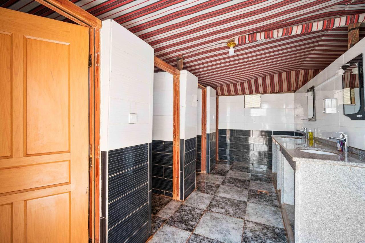 Magic Bedouin Star & Tours Hotel Вади Рум Екстериор снимка